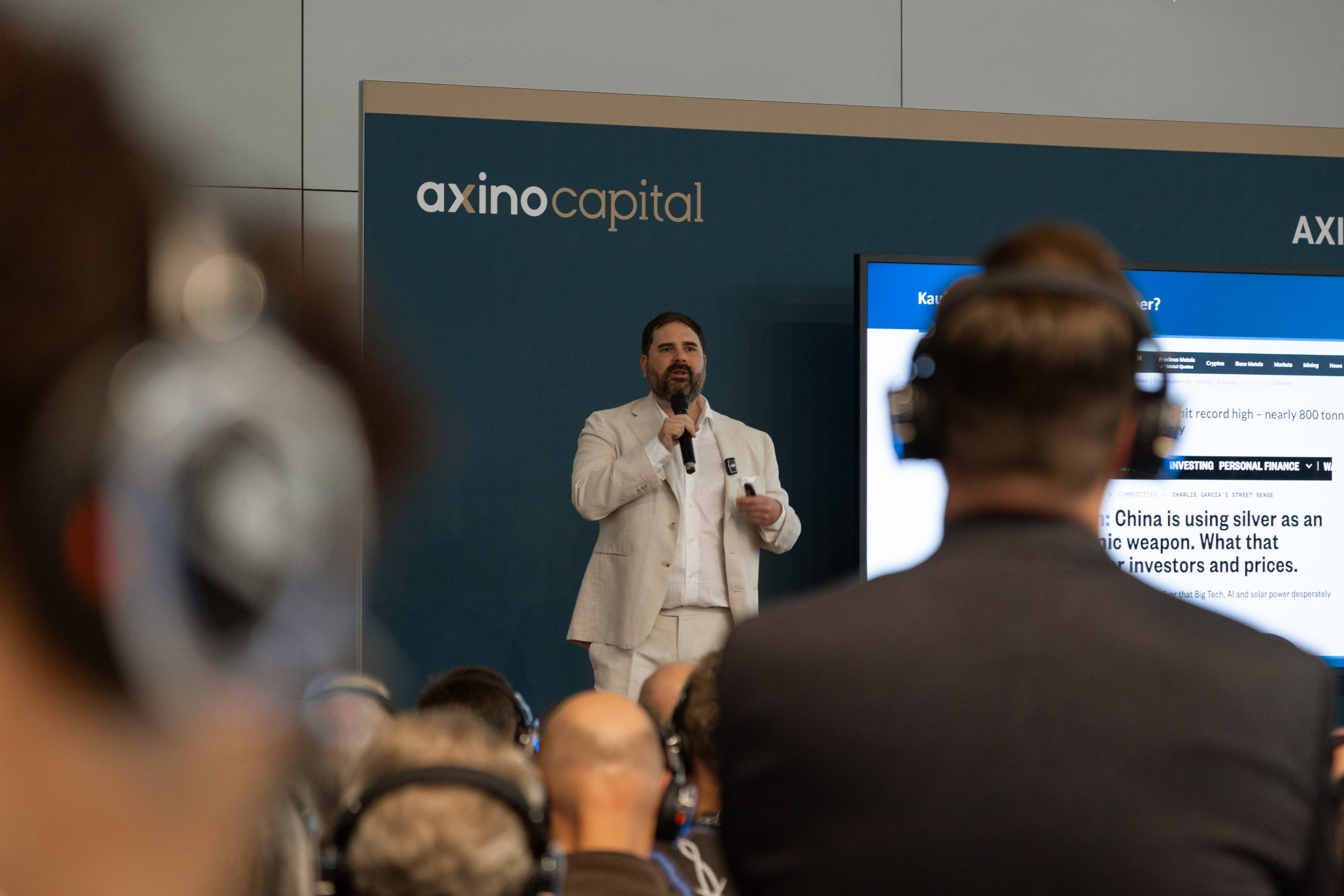 AXINO Mining Forum 2026 gallery image 17 showing investor conversations, mining company presentations and forum atmosphere in Stuttgart
