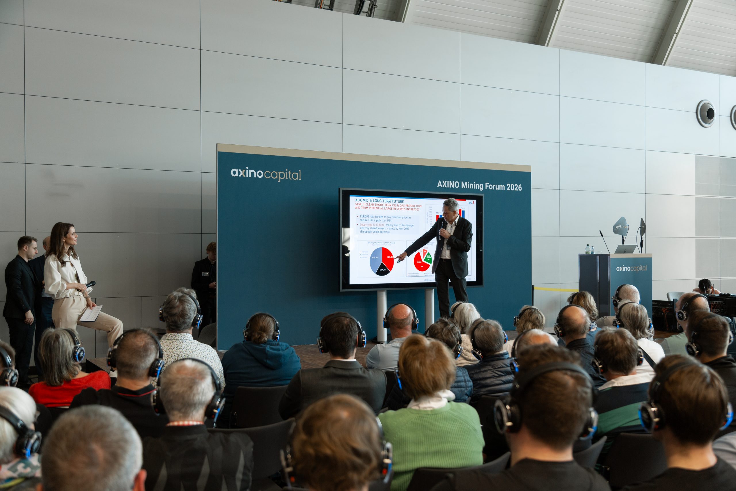 AXINO Mining Forum 2026 gallery image 2 showing investor conversations, mining company presentations and forum atmosphere in Stuttgart