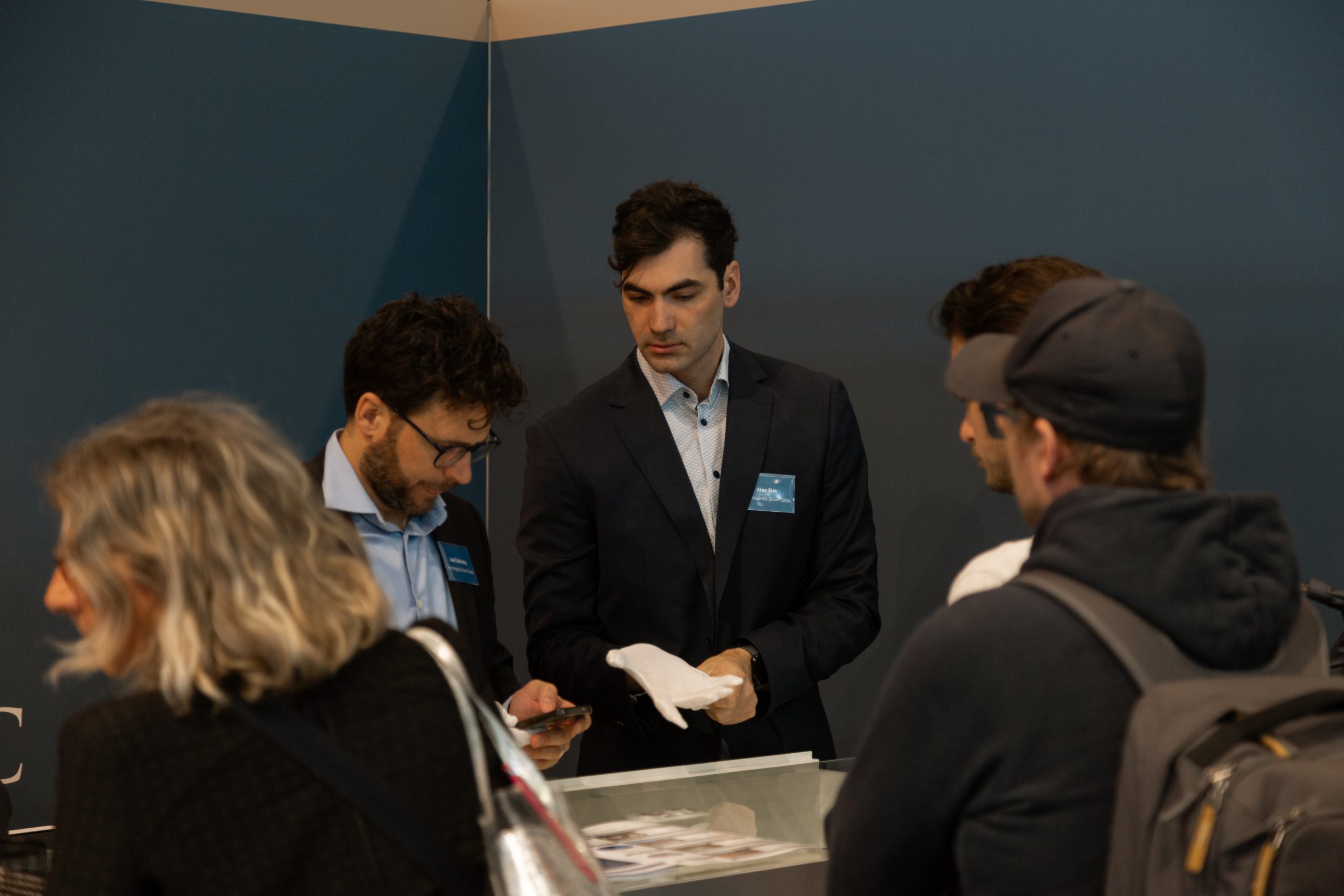 AXINO Mining Forum 2026 gallery image 5 showing investor conversations, mining company presentations and forum atmosphere in Stuttgart
